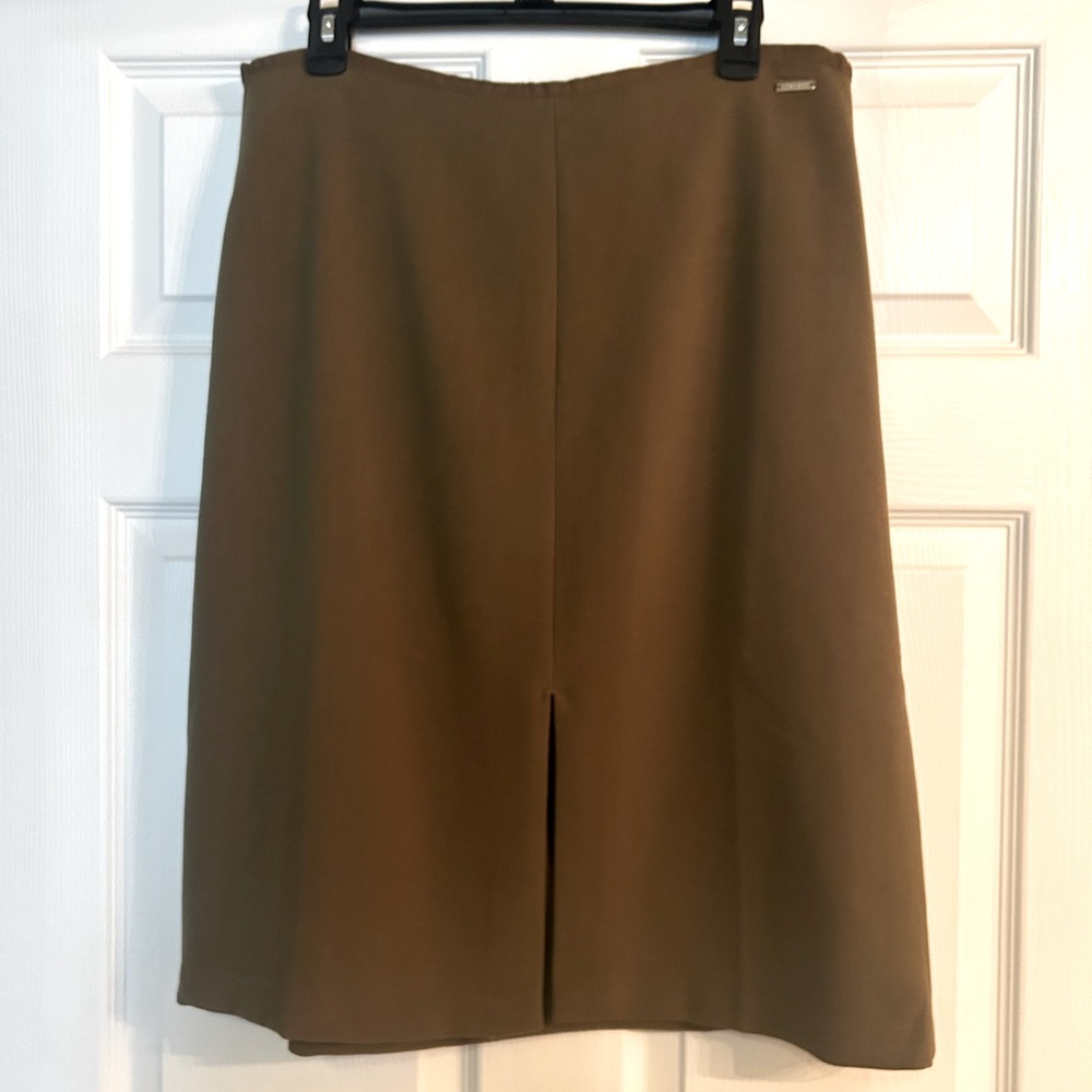 Tahari olive green skirt size 14